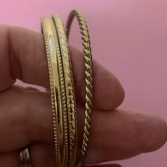 Three bracelets - Picture 8 of 8